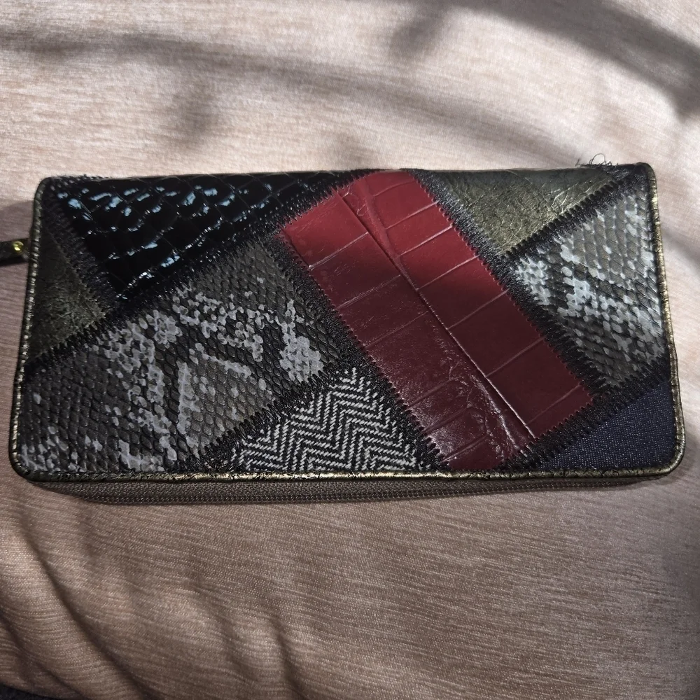 MAXX NEW YORK Patchwork Leather Wallet